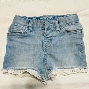 Jean shorts with embroidery